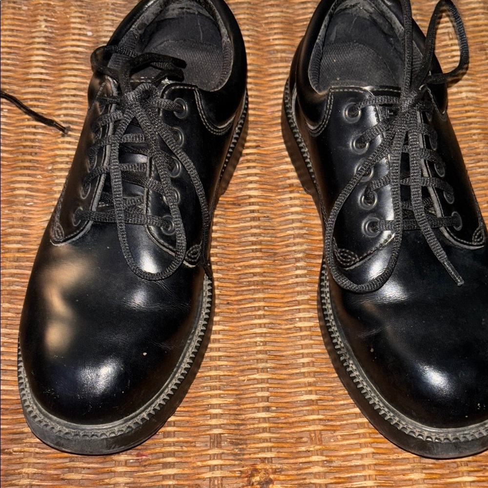 Skechers comfort Black Leather Oxfords with Glossy Finish